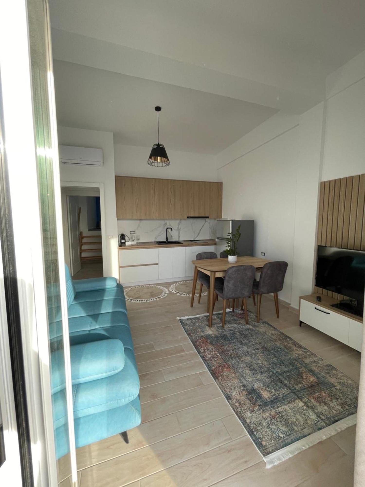 Perla Luxury Apartment - Private Patio & Parking Vlore Exterior photo